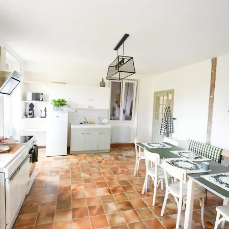 Casa vacanze Celles-sur-ource, 3 Pieces, 6 Personnes - Fr-1-543-199 *