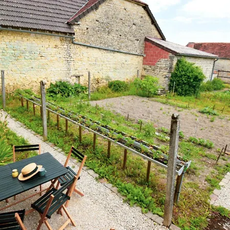 Celles-sur-ource, 3 Pieces, 6 Personnes - Fr-1-543-199 Casa vacanze Celles-Sur-Ource